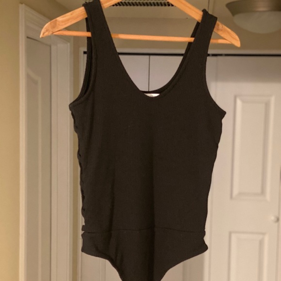 ✨SALE✨ Express black bodysuit - Picture 4 of 4